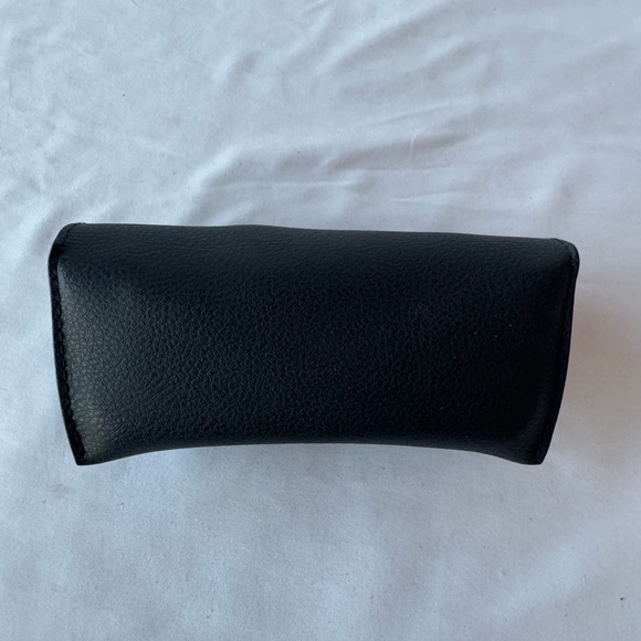 Ray-Ban Black Sunglass Case with Cleaning Cloth Included - Picture 2 of 8